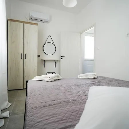 Апартаменты The Blackbird House